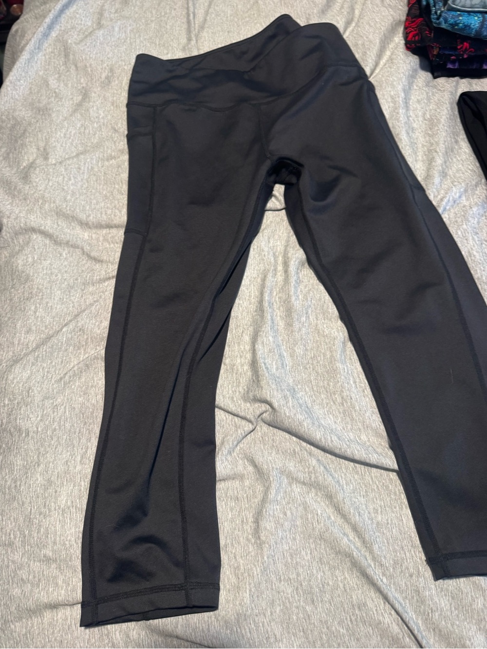 CVG Blacklisted Solid Black Capri Leggings Size L